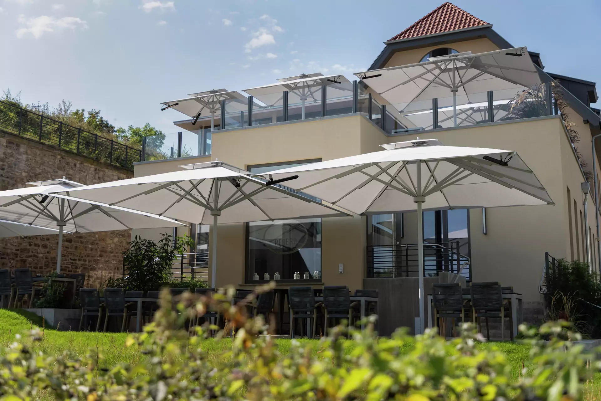 White Modern Umbrellas & Parasols For Hotels & Resorts Outdoor Dinning Experience - Shade-Space