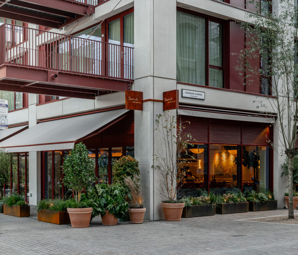 Retractable Modern Commercial Awning For A Luxury Restaurant In London - Shade-Space