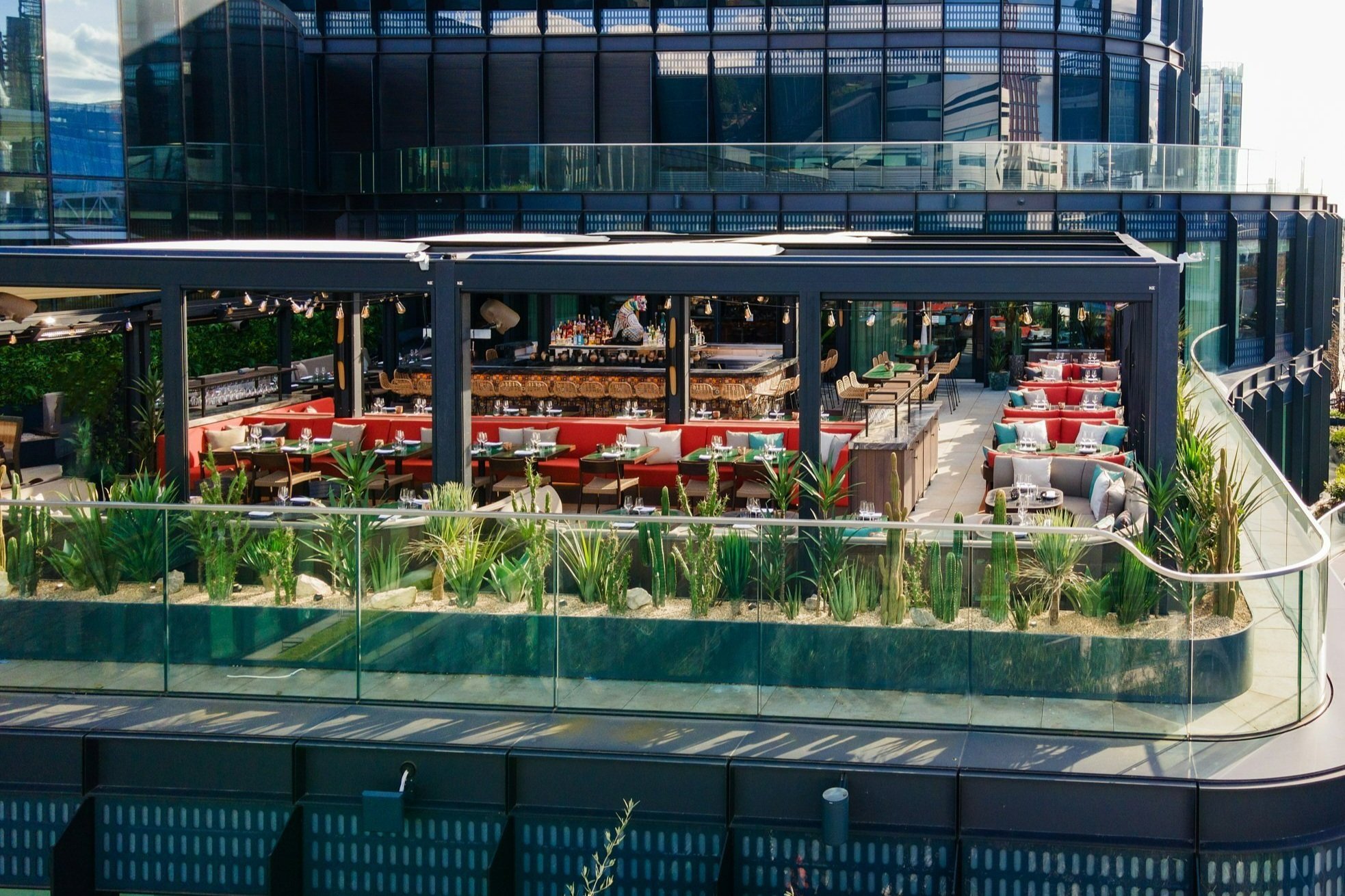 Lochi Mochis Pergola